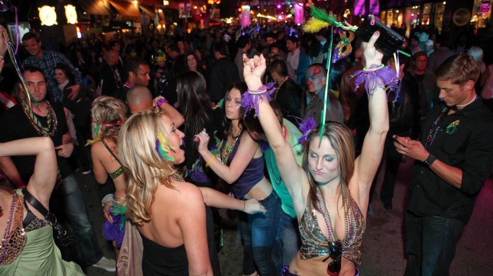 Bdsm clubs in usa Messy female fetish
